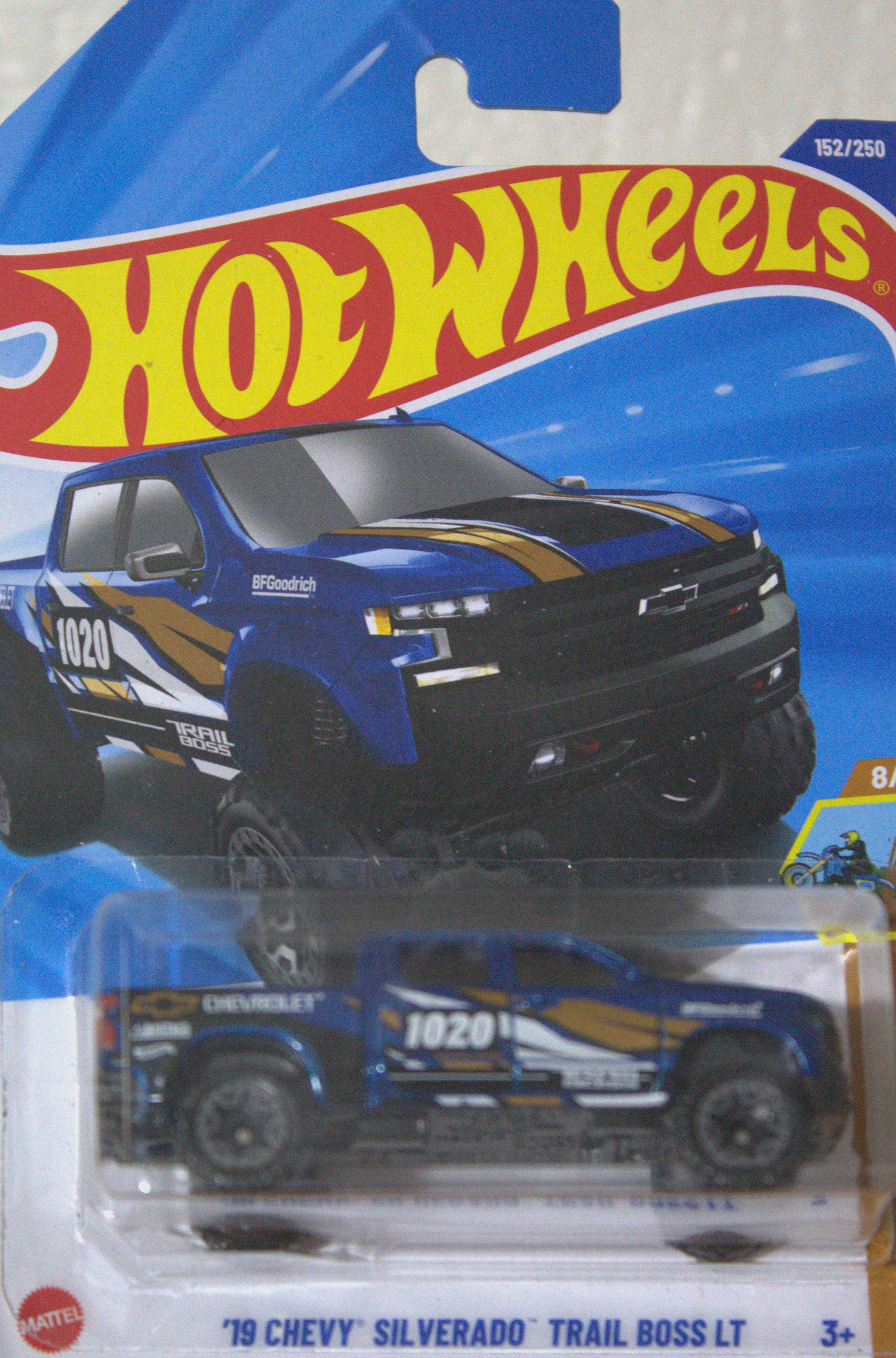 19 Chevy Silverado Trail Boss LT — frente del empaque