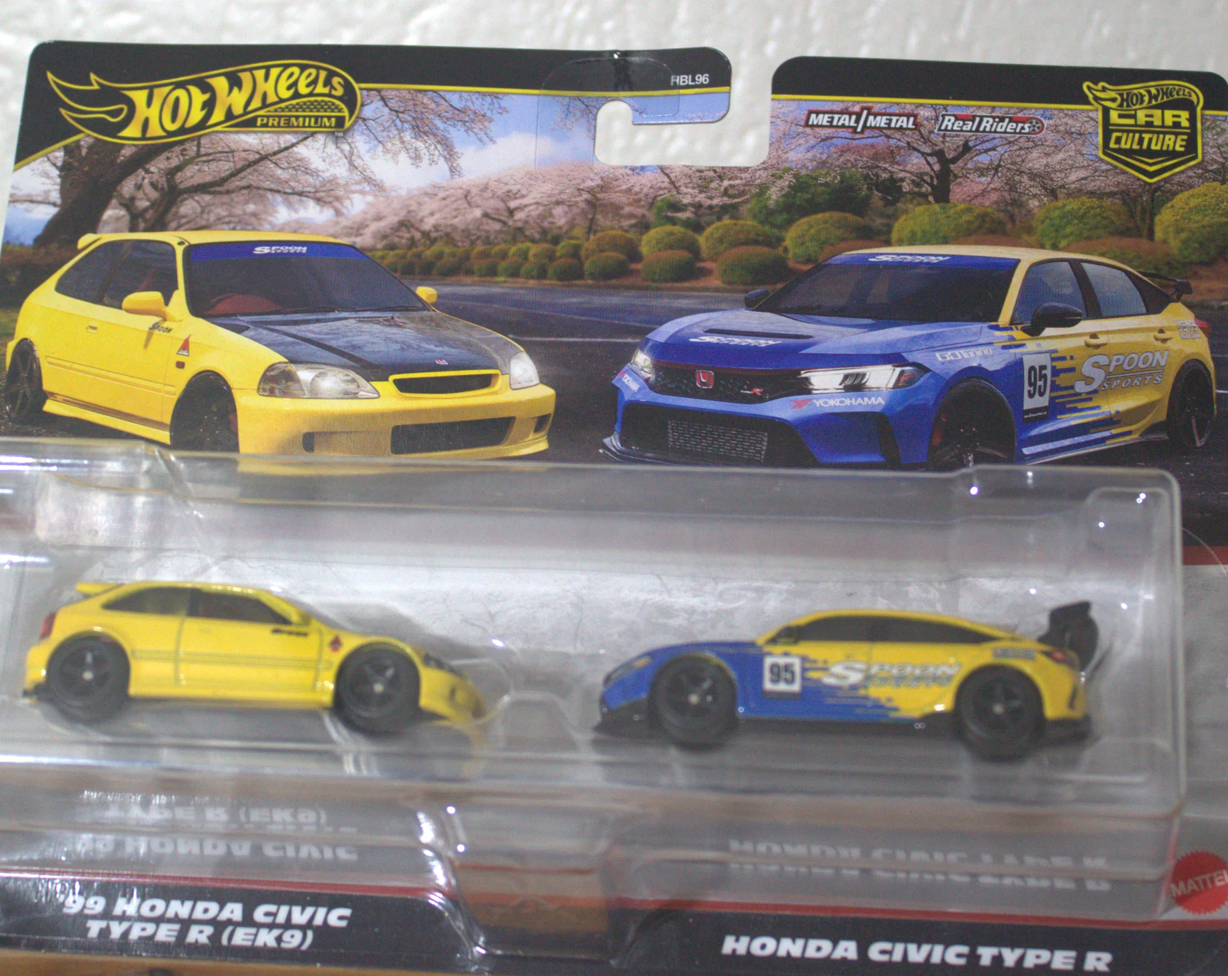 99 Honda Civic Type R (EK9) y Honda Civic Type R — frente del empaque