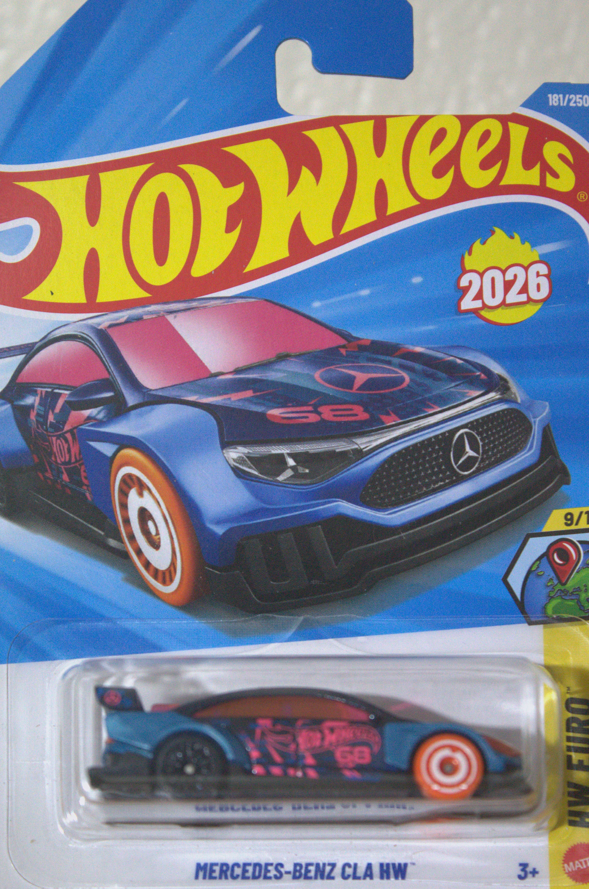 Mercedes-Benz CLA HW — frente del empaque
